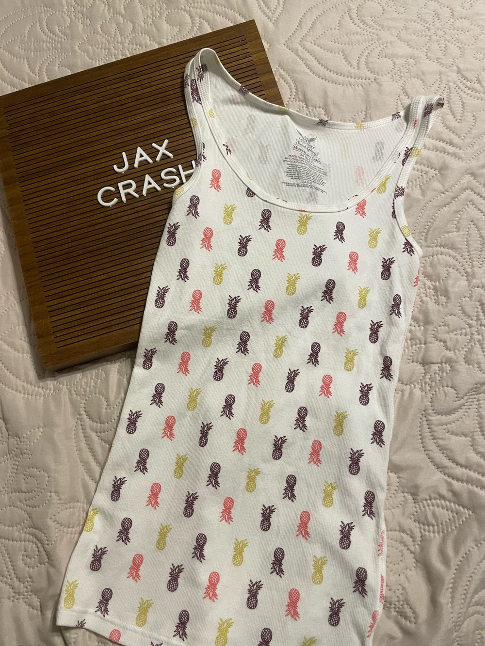 Faded Glory White Ribbed Pineapple Print Tank